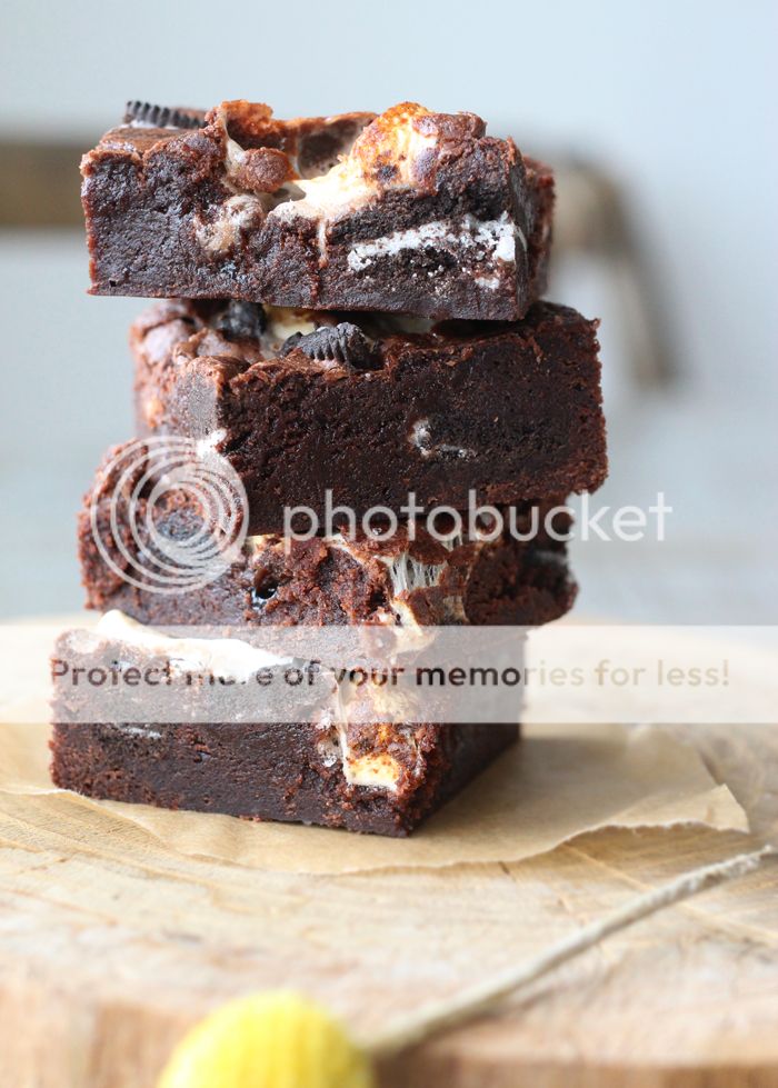 marshmallow_oreo_brownie_opskrift_zpsc50165fb.jpg Photo by cutecarbs